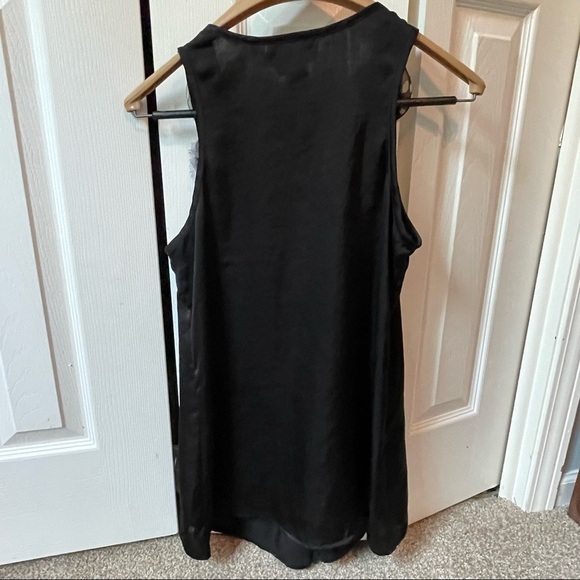 𝅺KEREN Hart black sleeveless shirt - Picture 3 of 6